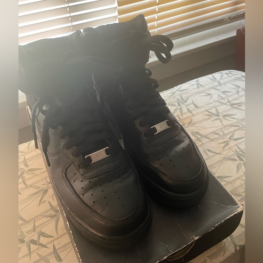 Men’s all black Air Force one’s
